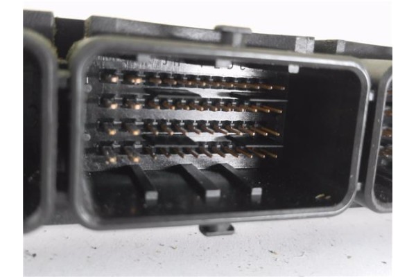 Recambio de centralita para opel vivaro 2.0 cdti referencia OEM IAM 8200666516 281014648 