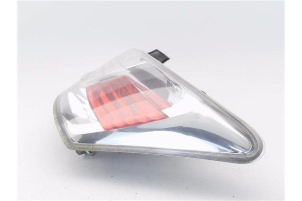 Recambio de piloto trasero derecho para daihatsu materia (m4_) 1.3 referencia OEM IAM 22051858  
