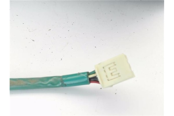 Recambio de piloto trasero derecho para daihatsu materia (m4_) 1.3 referencia OEM IAM 22051858  