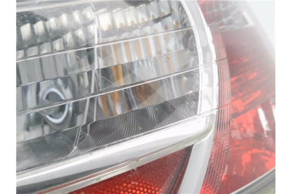 Recambio de piloto trasero derecho para daihatsu materia (m4_) 1.3 referencia OEM IAM 22051858  