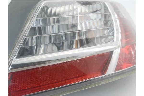 Recambio de piloto trasero derecho para daihatsu materia (m4_) 1.3 referencia OEM IAM 22051858  