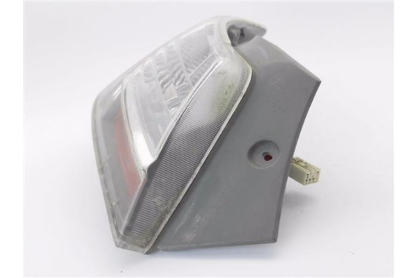 Recambio de piloto trasero izquierdo para daihatsu materia (m4_) 1.3 referencia OEM IAM 22051858  