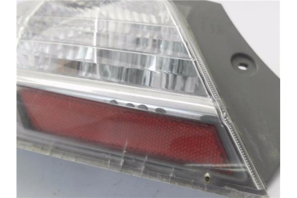 Recambio de piloto trasero izquierdo para daihatsu materia (m4_) 1.3 referencia OEM IAM 22051858  