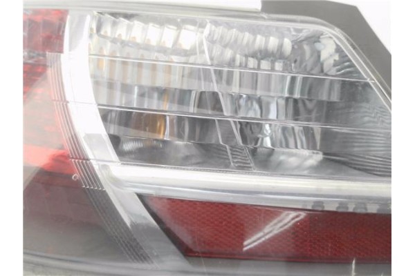 Recambio de piloto trasero izquierdo para daihatsu materia (m4_) 1.3 referencia OEM IAM 22051858  
