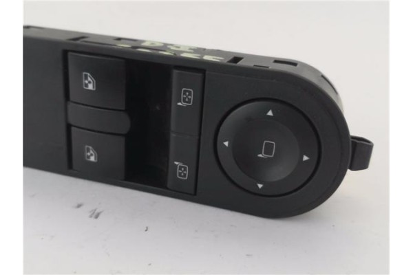 Recambio de mando elevalunas delantero izquierdo para opel astra h caravan 1.7 cosmo referencia OEM IAM 6240381  