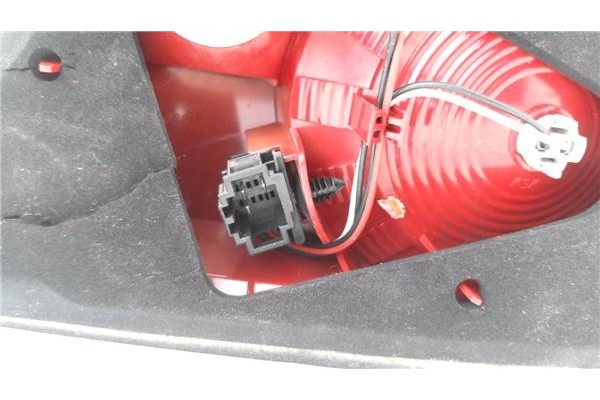 Recambio de piloto porton trasero derecho para seat altea xl (5p5) 2.0 freetrack 4x4 referencia OEM IAM 5P8945094D 5P8945108B 