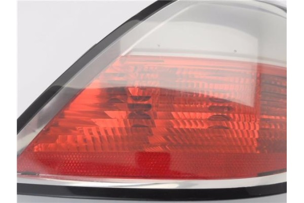 Recambio de piloto trasero derecho para opel astra h berlina 1.7 cdti referencia OEM IAM 24451837 865302 