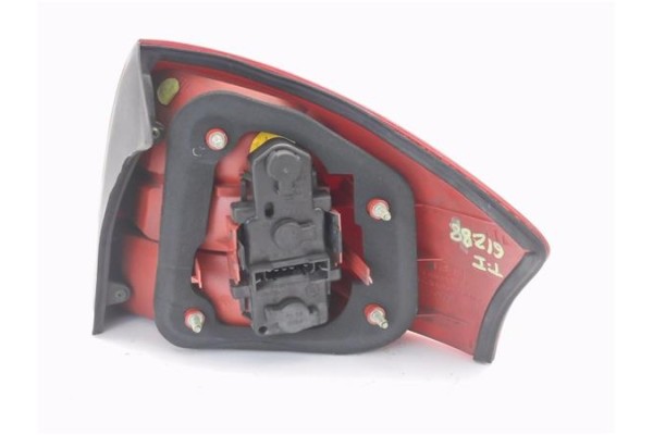 Recambio de piloto trasero izquierdo para audi a6 berlina (4b2) 2.8 referencia OEM IAM 4B5945095  