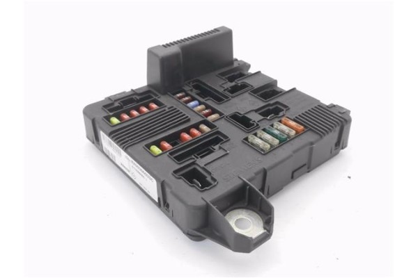 Recambio de caja fusibles/rele para renault megane ii (bm0/1_, cm0/1_) 1.5 dci (bm0f, cm0f) referencia OEM IAM 8200306033C S1183