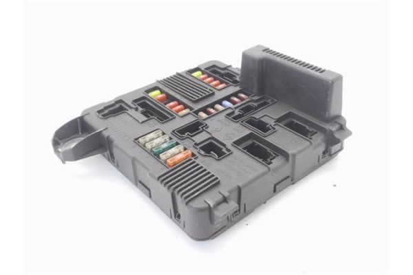 Recambio de caja fusibles/rele para renault megane ii (bm0/1_, cm0/1_) 1.5 dci (bm0f, cm0f) referencia OEM IAM 8200306033C S1183