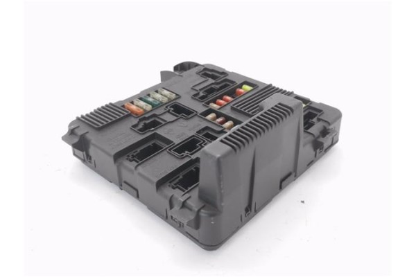 Recambio de caja fusibles/rele para renault megane ii (bm0/1_, cm0/1_) 1.5 dci (bm0f, cm0f) referencia OEM IAM 8200306033C S1183