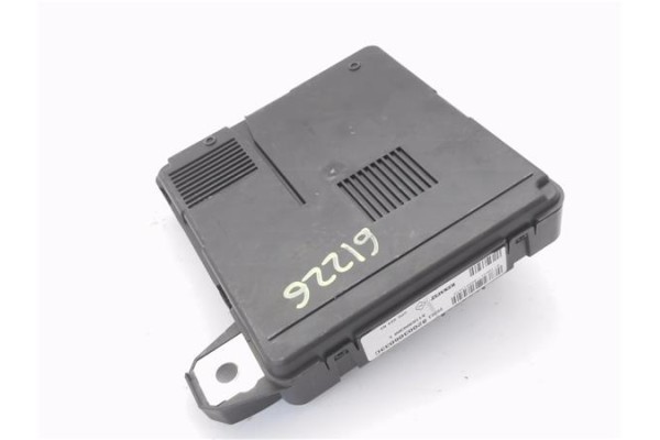 Recambio de caja fusibles/rele para renault megane ii (bm0/1_, cm0/1_) 1.5 dci (bm0f, cm0f) referencia OEM IAM 8200306033C S1183