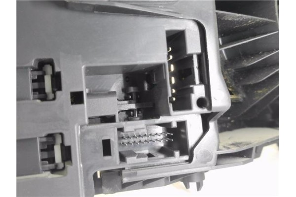 Recambio de mando intermitencia para renault clio iii 1.6 16v referencia OEM IAM 88102003 8200245495 