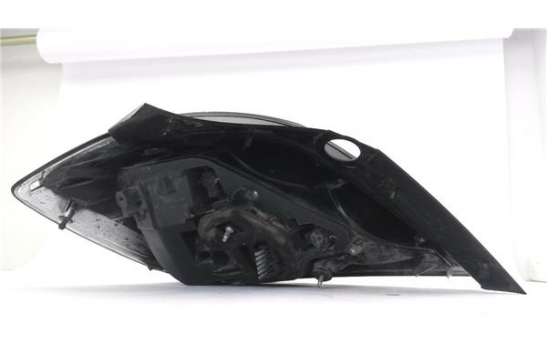 Recambio de piloto trasero derecho para opel astra h berlina 1.8 referencia OEM IAM 159718 24451837 