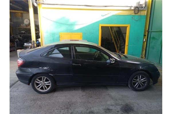 mercedes-benz clase c (bm 203) sportcoupe del año 2003