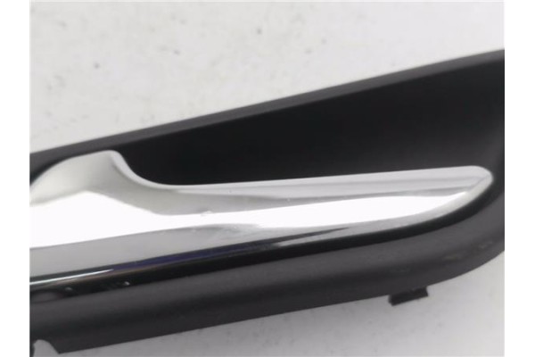 Recambio de manilla int. puerta delantero izquierda para mercedes-benz clase b (bm 245) 2.0 180 cdi (245.207) referencia OEM IAM