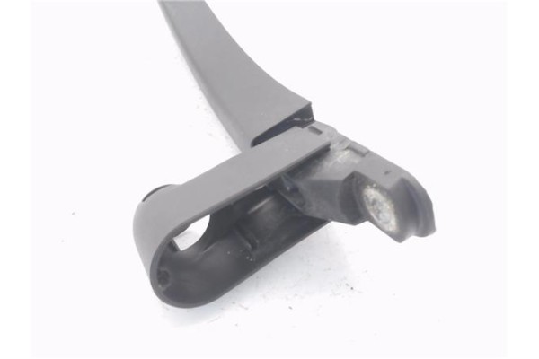 Recambio de brazo limpiaparabrisas trasero para mercedes-benz clase b (bm 245) 2.0 180 cdi (245.207) referencia OEM IAM A1698200