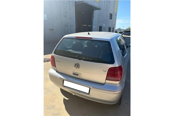volkswagen polo iii berlina (6n2) del año 2001