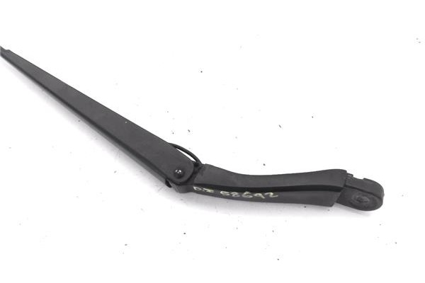 Recambio de brazo limpiaparabrisas delantero izquierdo para volvo xc90 d5 referencia OEM IAM 8620839  