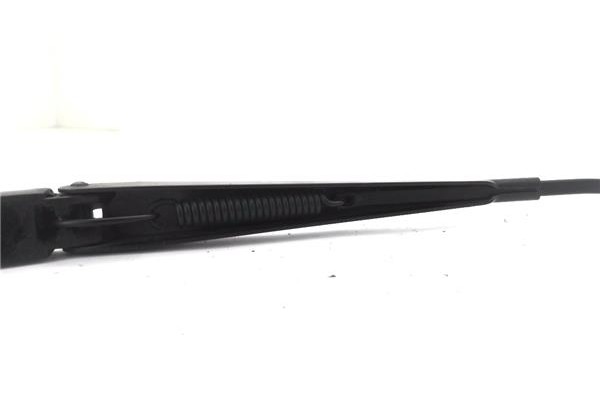 Recambio de brazo limpiaparabrisas delantero izquierdo para volvo xc90 d5 referencia OEM IAM 8620839  