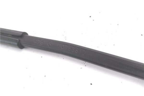 Recambio de brazo limpiaparabrisas delantero izquierdo para volvo xc90 d5 referencia OEM IAM 8620839  
