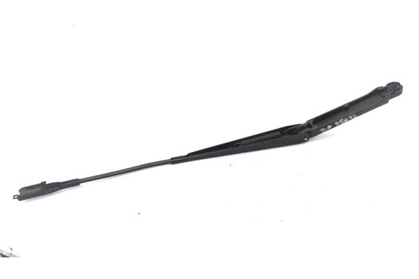 Recambio de brazo limpiaparabrisas delantero derecho para volvo xc90 d5 referencia OEM IAM 30753819  