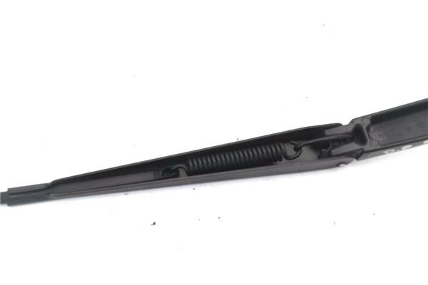 Recambio de brazo limpiaparabrisas delantero derecho para volvo xc90 d5 referencia OEM IAM 30753819  