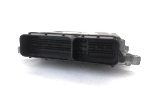 Recambio de centralita para volvo xc90 d5 referencia OEM IAM 30771550AB 0281012103 