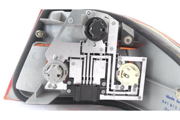 Recambio de piloto trasero izquierdo para mercedes-benz clase e (bm 210) berlina 2.0 200 (210.035) referencia OEM IAM 2088200164