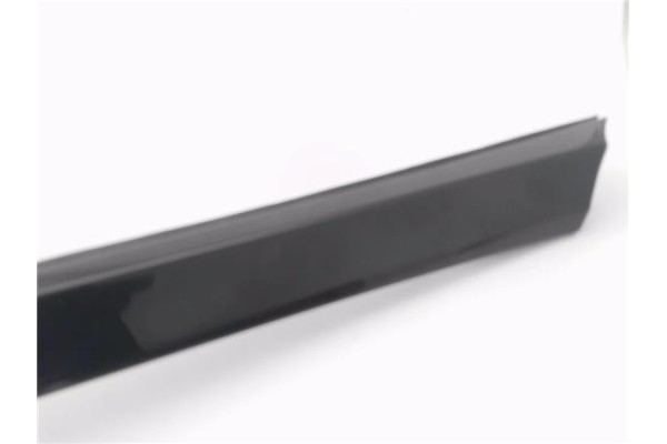 Recambio de moldura aleta delantero izquierda para renault grand scenic iv 1.2 tce referencia OEM IAM 638752190R 638A99823R 
