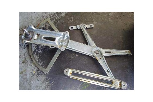 Recambio de mecanismo elevalunas delantero derecho para opel combo furgón/ranchera familiar 1.3 cdti 16v referencia OEM IAM   