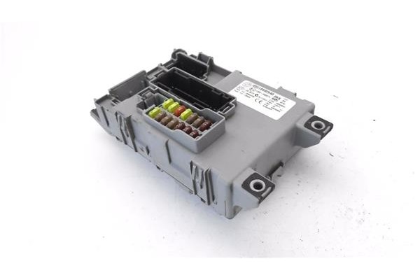 Recambio de caja fusibles/rele para fiat punto / grande punto (199) 1.4 referencia OEM IAM 00518690940 116RI000674 