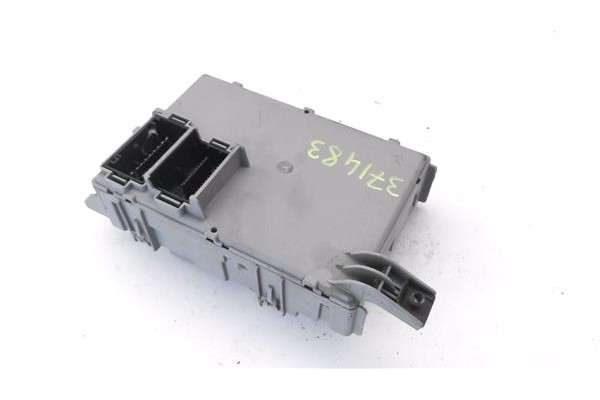 Recambio de caja fusibles/rele para fiat punto / grande punto (199) 1.4 referencia OEM IAM 00518690940 116RI000674 