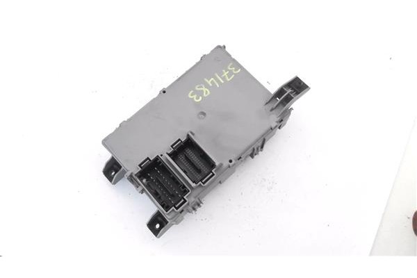 Recambio de caja fusibles/rele para fiat punto / grande punto (199) 1.4 referencia OEM IAM 00518690940 116RI000674 