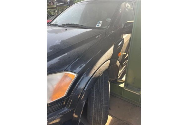Recambio de aleta delantero izquierda para ssangyong kyron 2.0 200 xdi referencia OEM IAM   