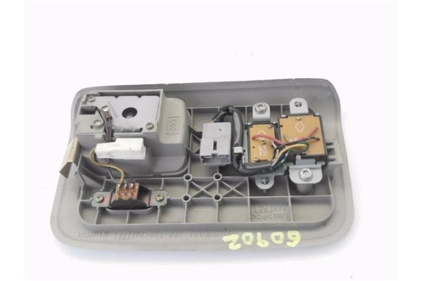 Recambio de luz delantero central techo para nissan x-trail (t30) 2.2 di 4x4 referencia OEM IAM 264100V000  