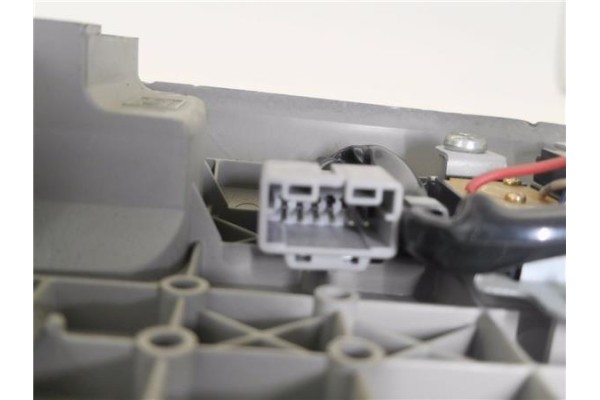 Recambio de luz delantero central techo para nissan x-trail (t30) 2.2 di 4x4 referencia OEM IAM 264100V000  