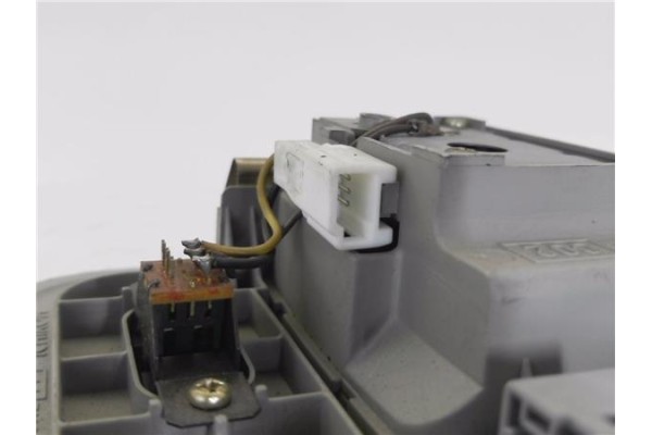 Recambio de luz delantero central techo para nissan x-trail (t30) 2.2 di 4x4 referencia OEM IAM 264100V000  