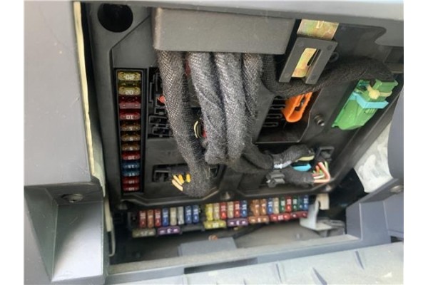 Recambio de caja fusibles/rele para seat alhambra (7v9) 1.9 reference referencia OEM IAM 7M3937548B  