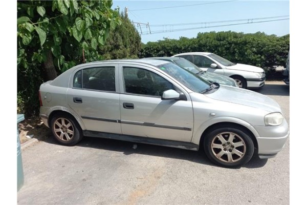 opel astra g berlina del año 1999