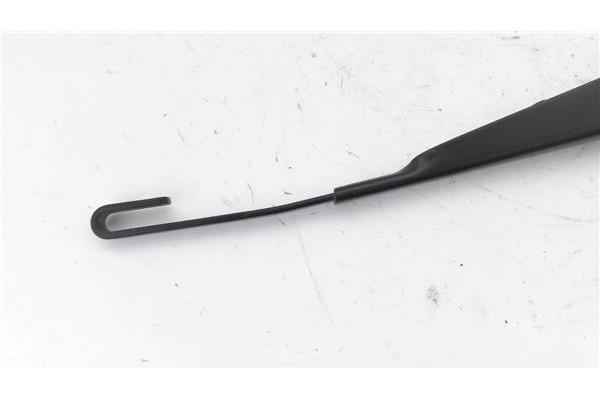 Recambio de brazo limpiaparabrisas trasero para ford fusion (cbk) 1.6 tdci referencia OEM IAM 2S117106AB  