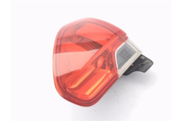 Recambio de piloto porton trasero derecho para peugeot 2008 1.2 access referencia OEM IAM 9678074580  
