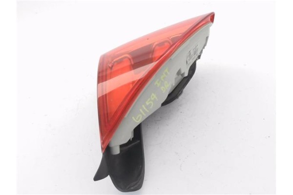 Recambio de piloto porton trasero derecho para peugeot 2008 1.2 access referencia OEM IAM 9678074580  