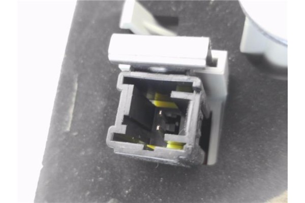 Recambio de piloto porton trasero derecho para peugeot 2008 1.2 access referencia OEM IAM 9678074580  