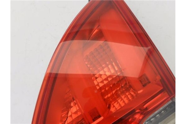 Recambio de piloto porton trasero derecho para peugeot 2008 1.2 access referencia OEM IAM 9678074580  