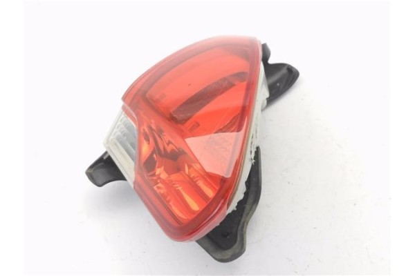 Recambio de piloto porton trasero izquierdo para peugeot 2008 1.2 access referencia OEM IAM 9678074480  