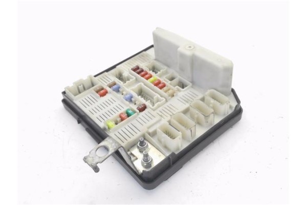 Recambio de caja fusibles/rele para renault megane ii (bm0/1_, cm0/1_) 1.6 16v (bm0c, cm0c) referencia OEM IAM 8200481867G  