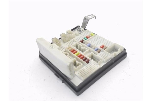 Recambio de caja fusibles/rele para renault megane ii (bm0/1_, cm0/1_) 1.6 16v (bm0c, cm0c) referencia OEM IAM 8200481867G  