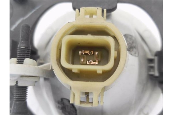 Recambio de faro antiniebla derecho para peugeot 2008 1.2 access referencia OEM IAM A046192  