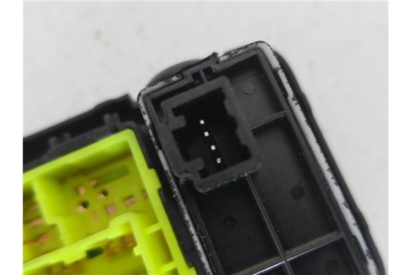 Recambio de mando retrovisor electrico para nissan nv200 furgón 1.5 dci referencia OEM IAM 5826K2  